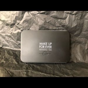 Makeup forever Matte Velvet Skin Y235